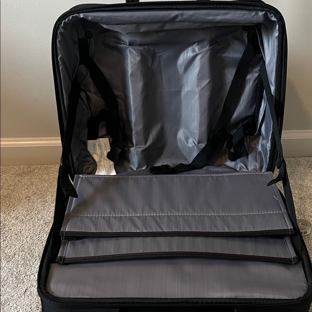 Samsonite Black Rolling laptop Travel Bag - Picture 2 of 13